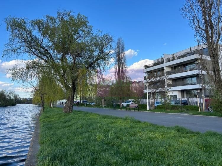 Vanzare ap. 3 cam. cu vedere panoramica pe malul lacului Plumbuita